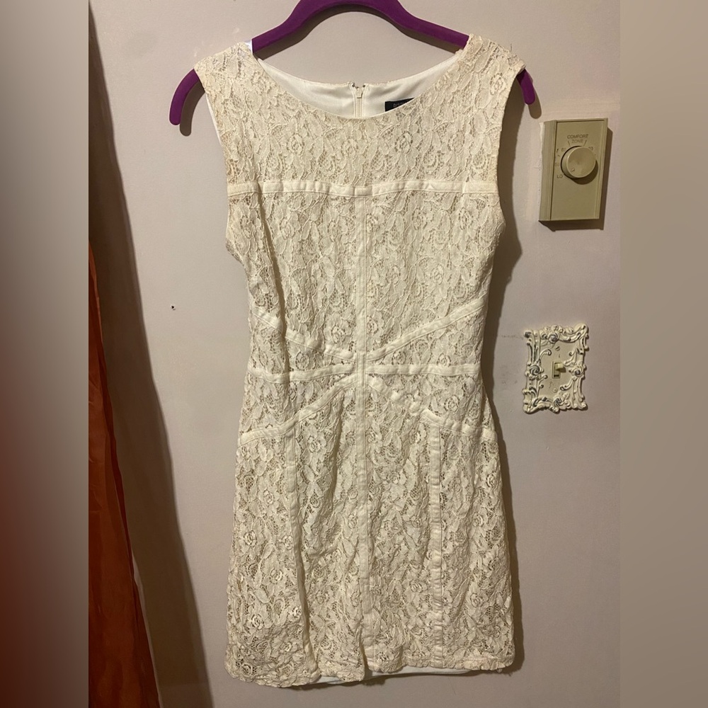 Off white, lace detail, floral, Bisou Bisou, size 12 - Picture 3 of 5